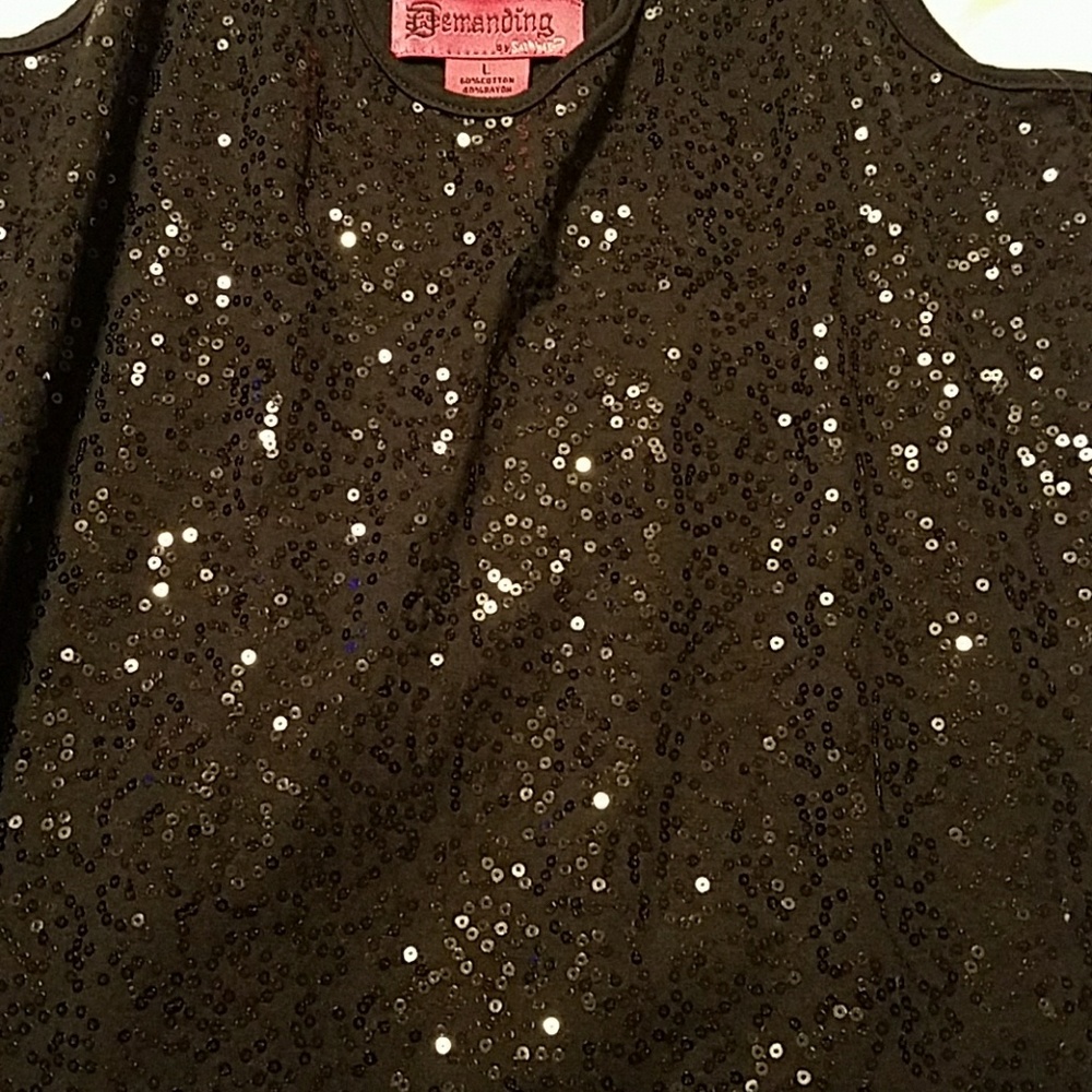 Shirt sequence - Picture 4 of 4